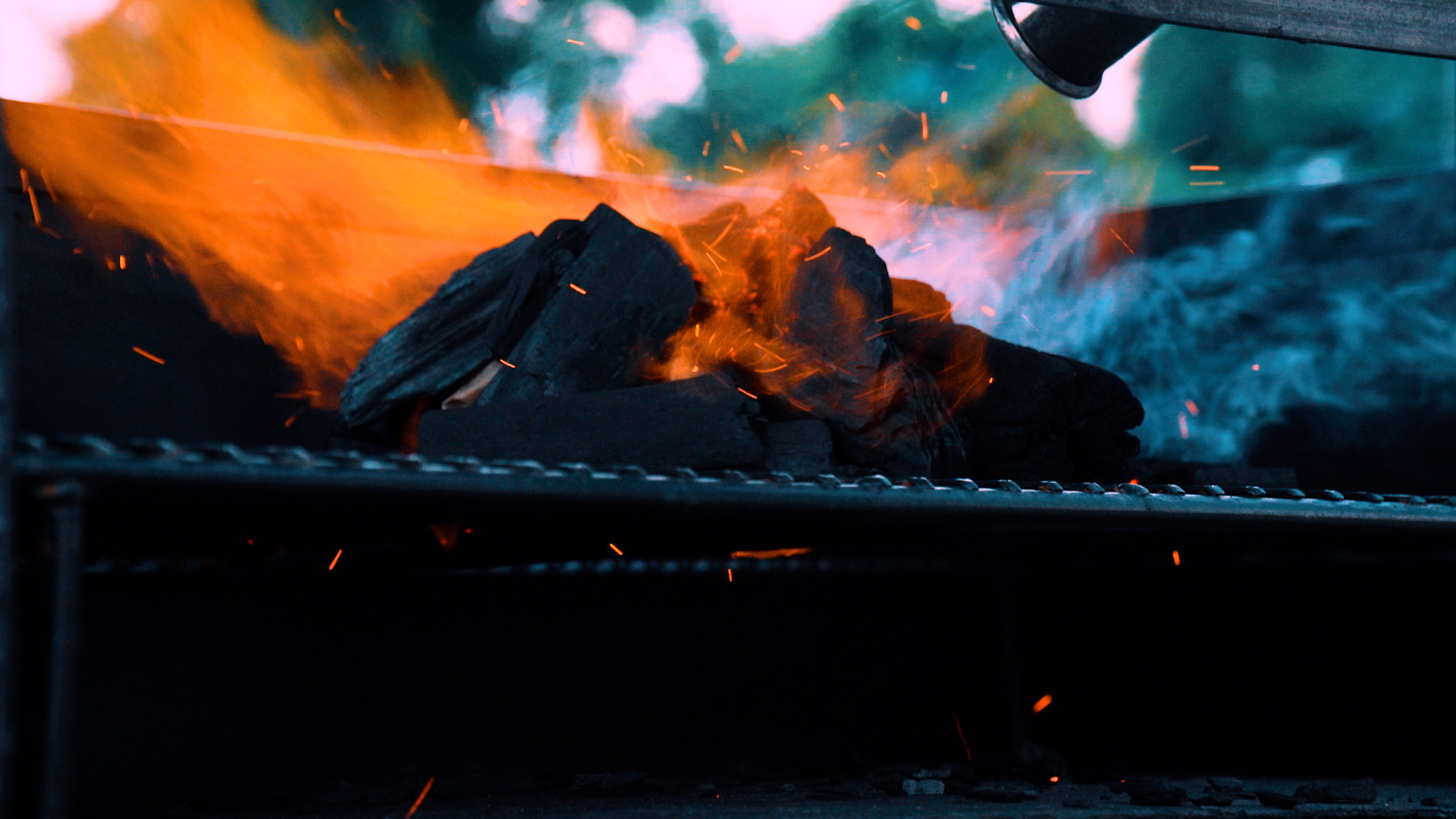 Spectacular BBQ grill flames for corporate celebrations